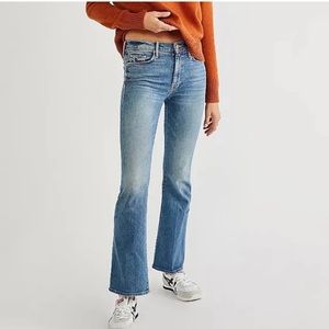 MOTHER The Weekender Love Bomb Flair Jeans Size 27
